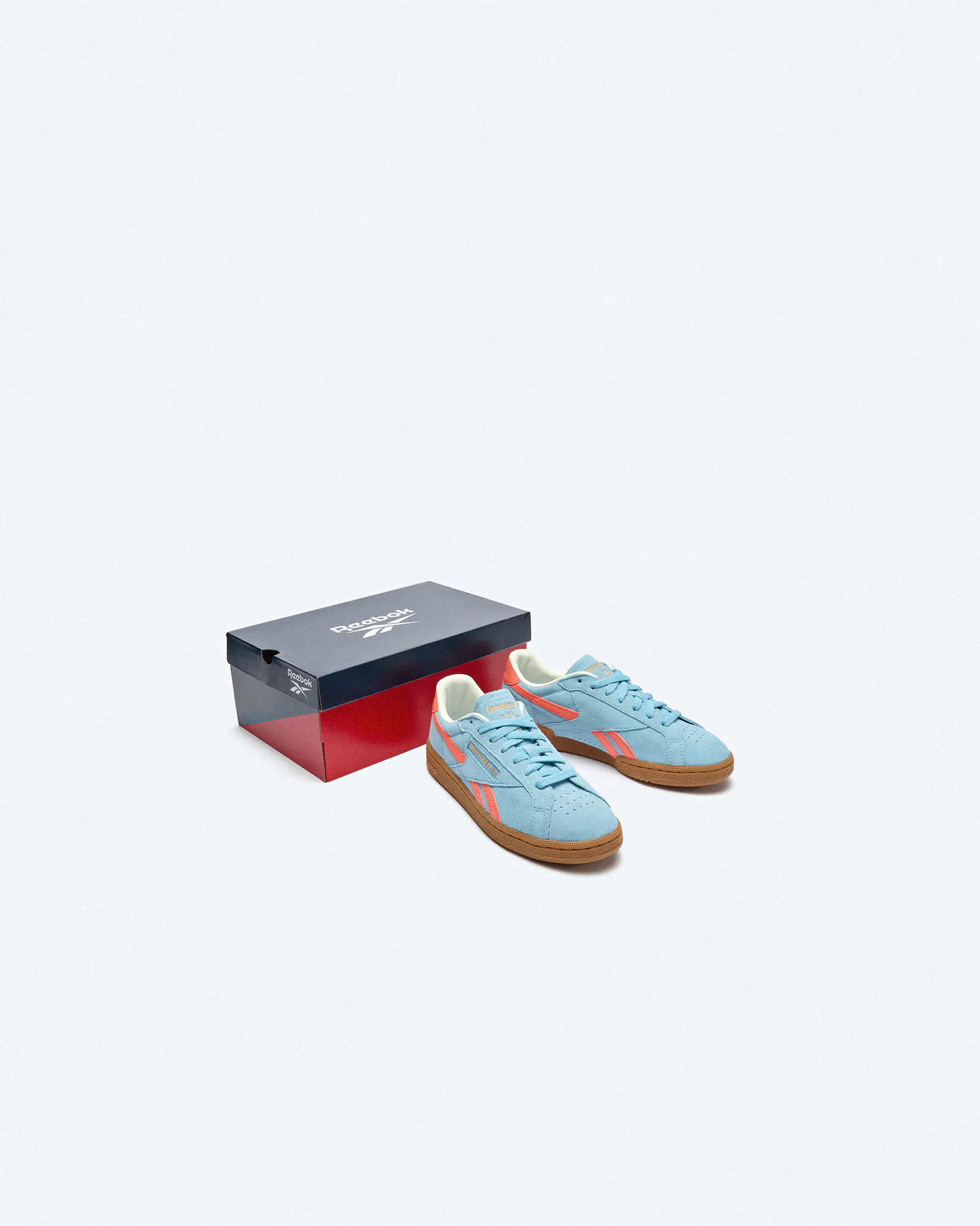 Reebok Club C Grounds UK Sneaker Softblue/Super Charged Coral/Gum Reebok Club C Grounds UK Sneaker Softblue/Super Charged Coral/Gum