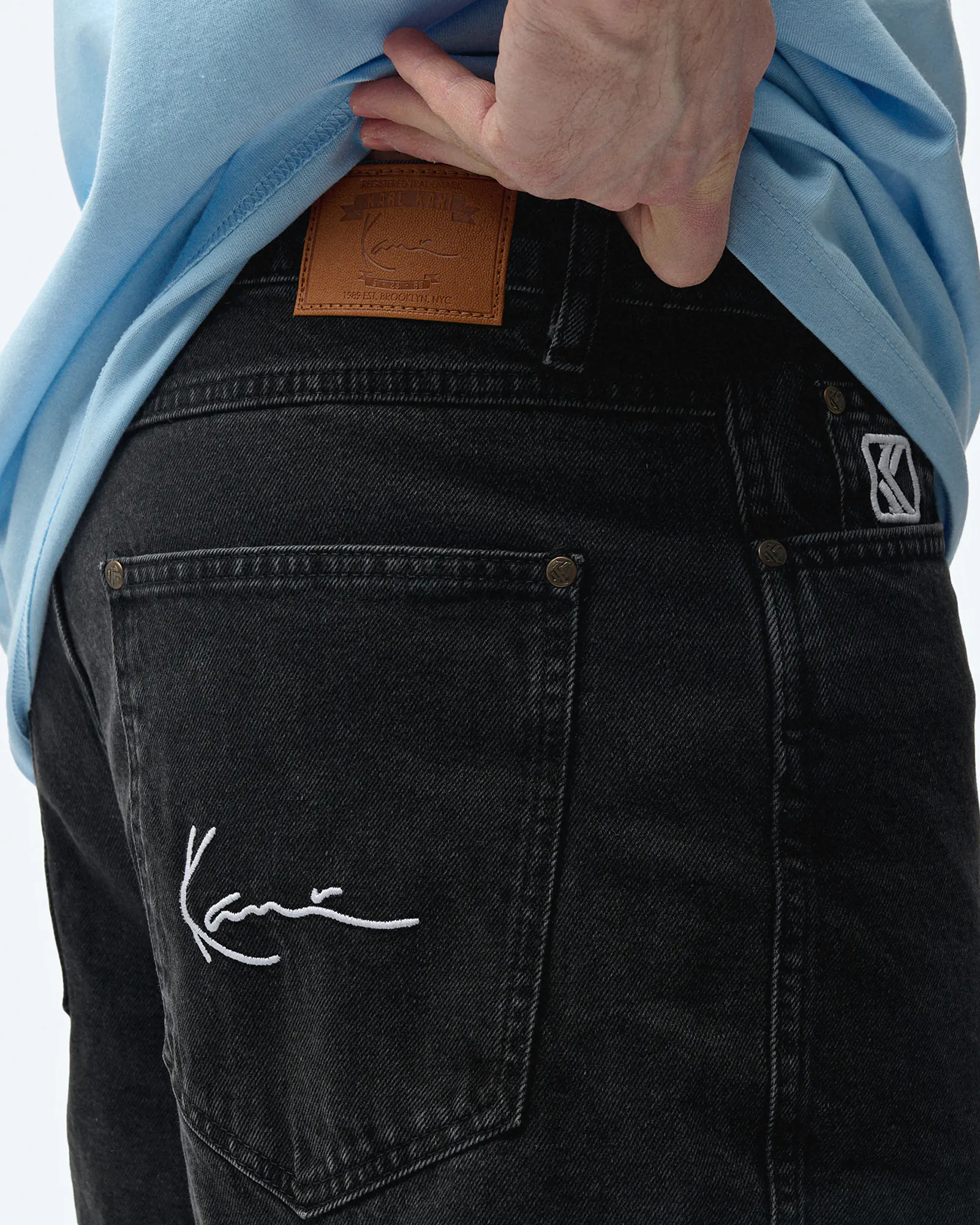 Karl Kani Small Signature Tapered Five Pocket Jeans Vintage Black Karl Kani Small Signature Tapered Five Pocket Jeans Vintage Black