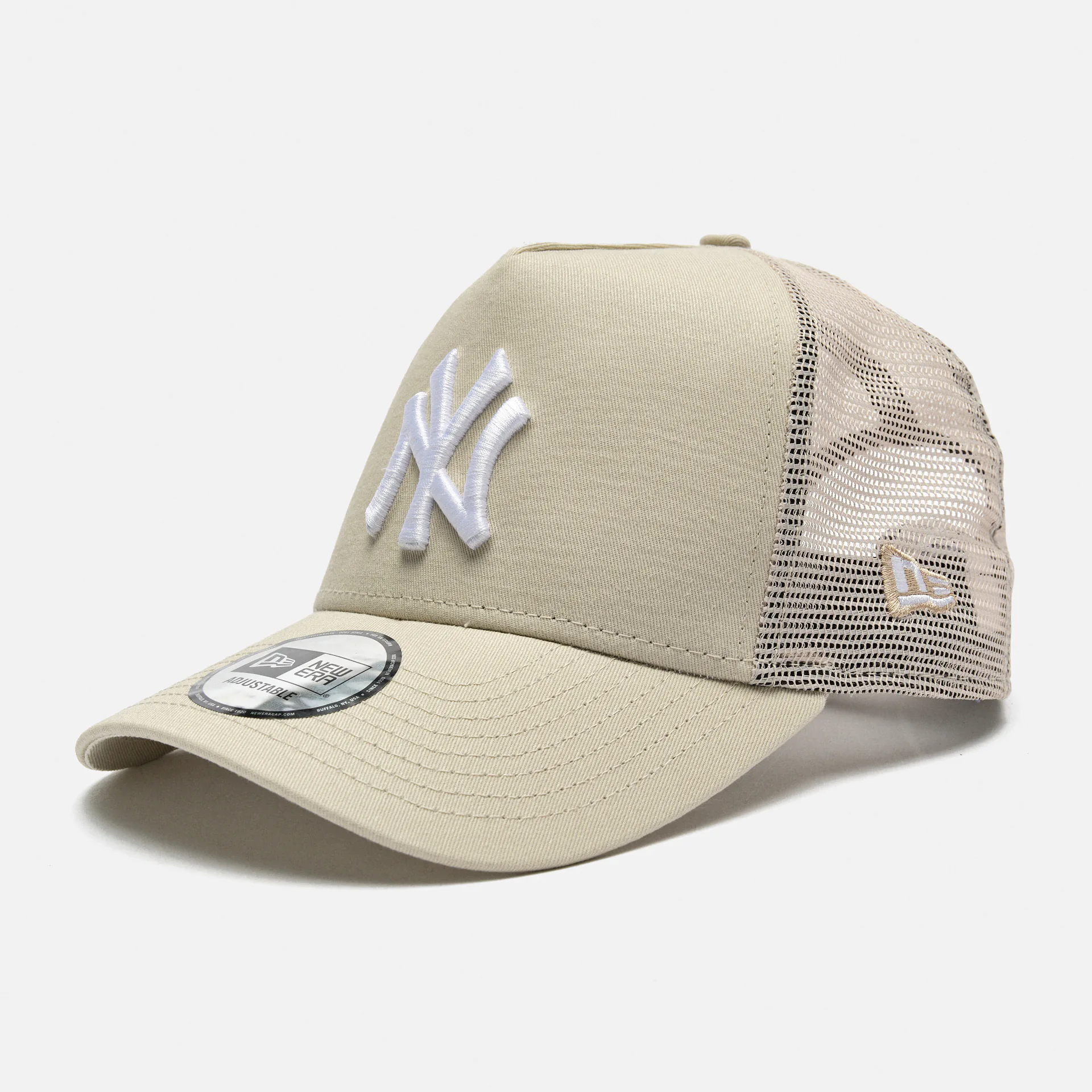 New Era MLB Essential Trucker NY Yankees Strapback Cap Stone/White