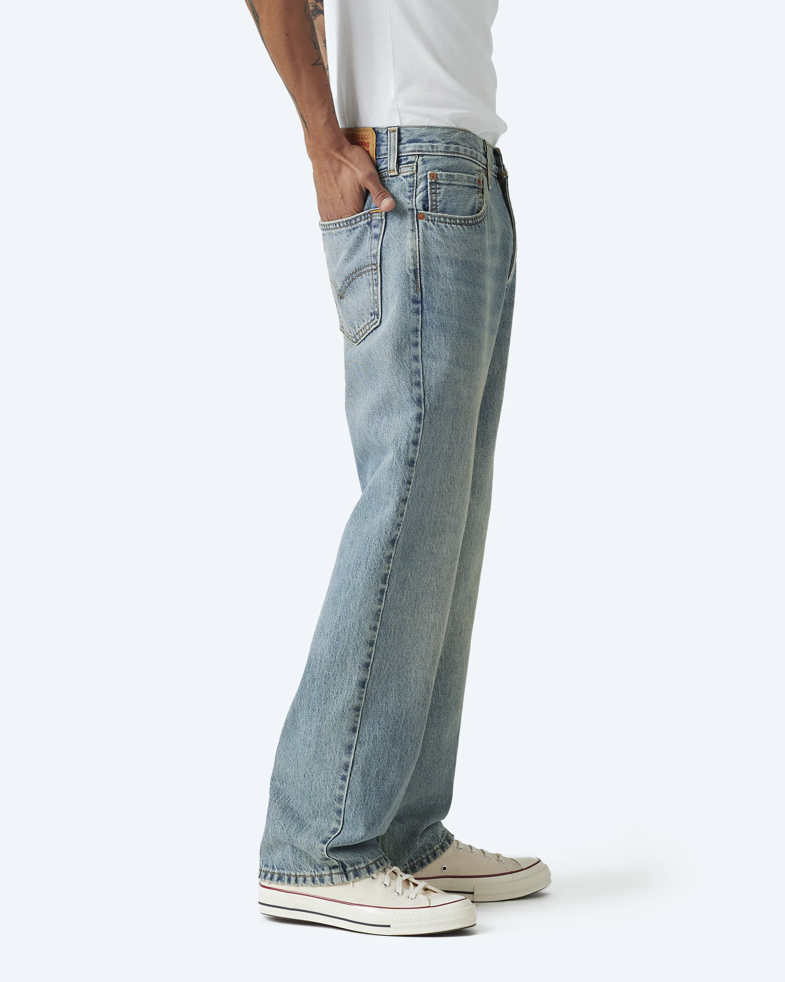 565 Loose Straight Med Indigo Worn in Jeans Mellow Mornings
