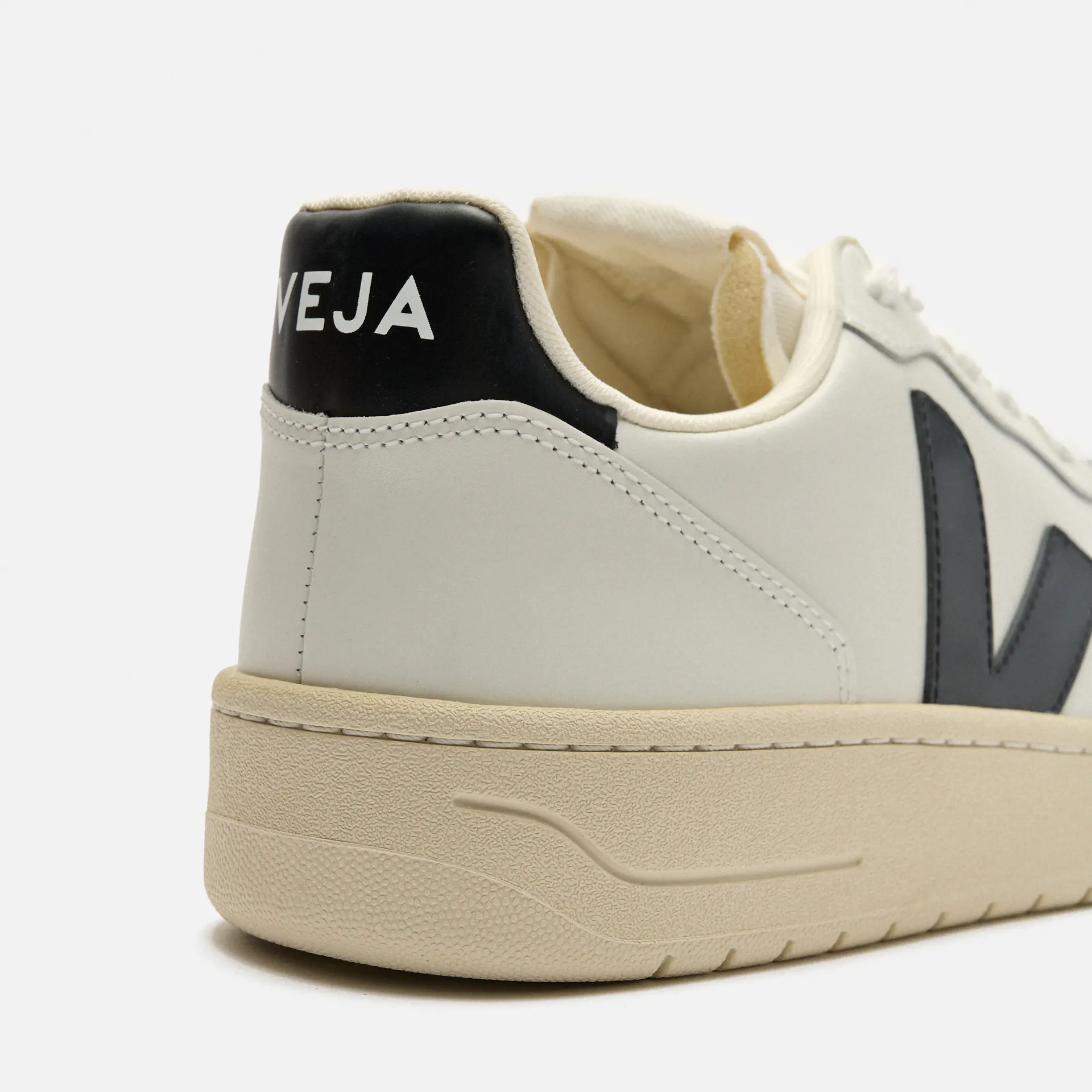 Veja V-10 Men Leather Sneaker Extra White/Black